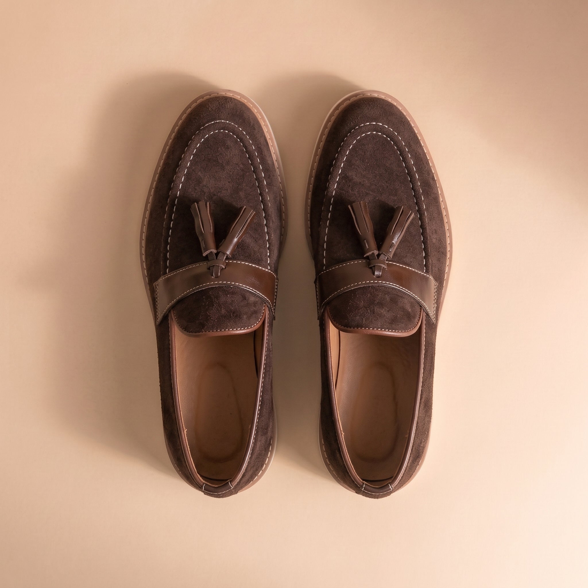 Mocassin à Glands Luxurio en Daim — (Semelle à Trépointe Cousue)